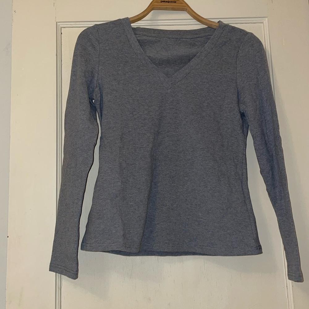 Grey Long Sleeve Vneck